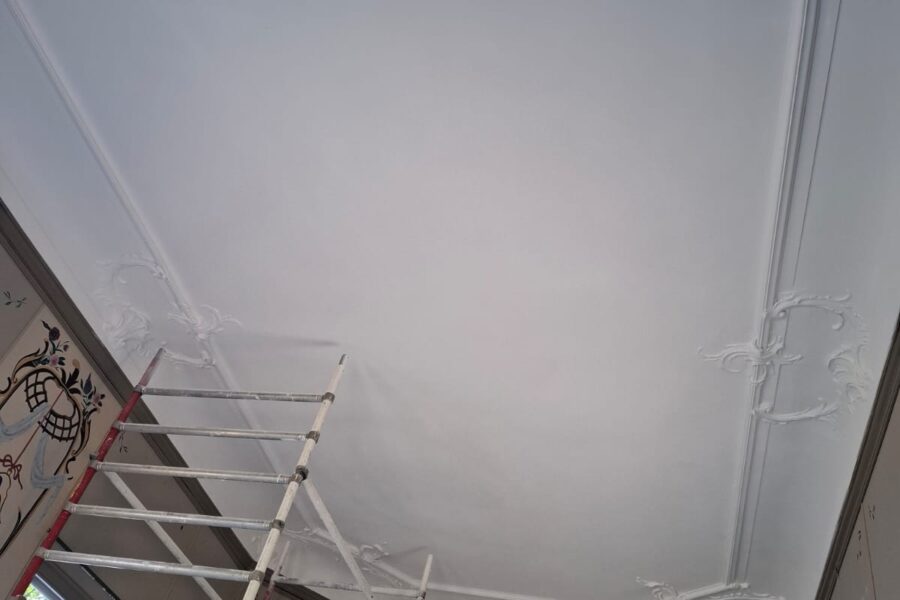 Latex spuiten van plafond en muren